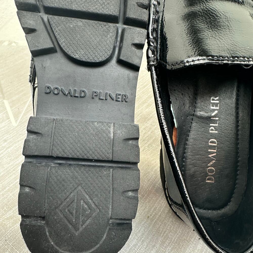Donald Pliner Women Black Patent Lug Sole Loafers Slip On Size 6 - Picture 3 of 12